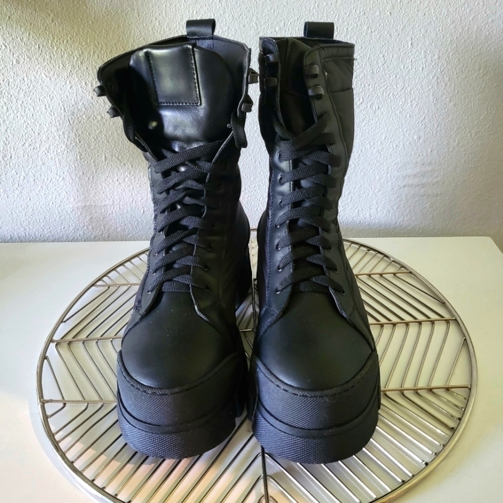 Divine Follie | Lug Sole Combat Boot - Picture 2 of 5